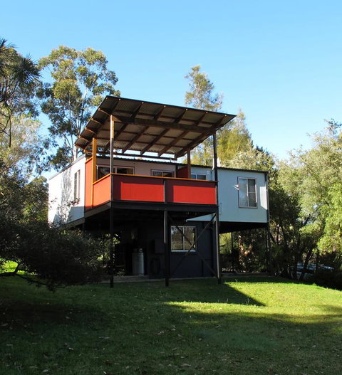 Finisterre Beach House - Lismore Accommodation 3