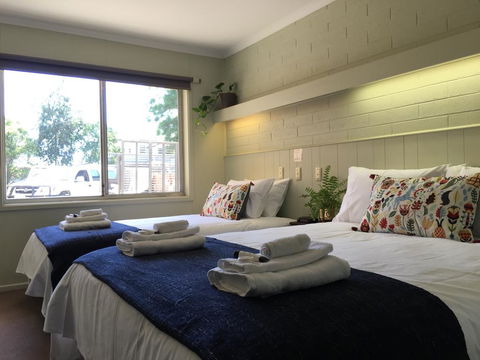 Finley Country Club Hotel Motel - Lismore Accommodation 0