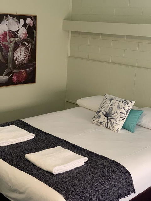 Finley Country Club Hotel Motel - Lismore Accommodation 1