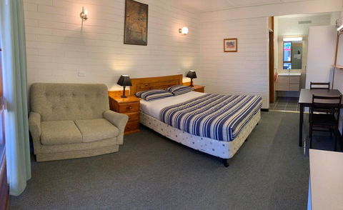 Finley Motel - Lismore Accommodation 0