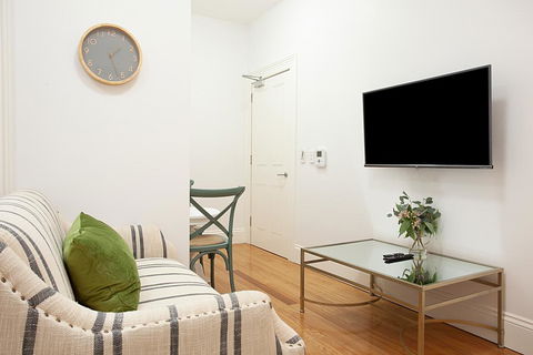Funky Inner West Studio With Patio, 20 Min From CBD - Lismore Accommodation 2