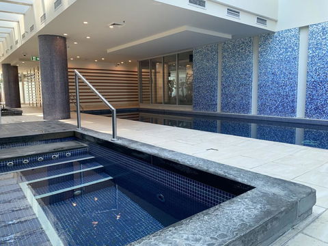 GLENELG Five Stars - Lismore Accommodation 1