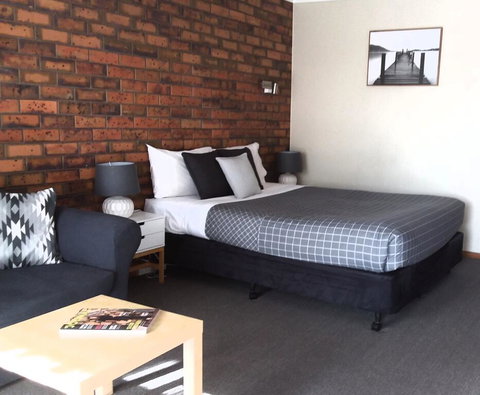 Golden Palms Motel - Lismore Accommodation 1