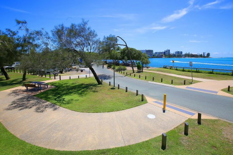 Golden Shores Unit 1, 21 Landsborough Parade - Lismore Accommodation 1