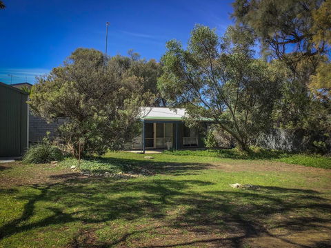 Gone Fishing - Lismore Accommodation 0