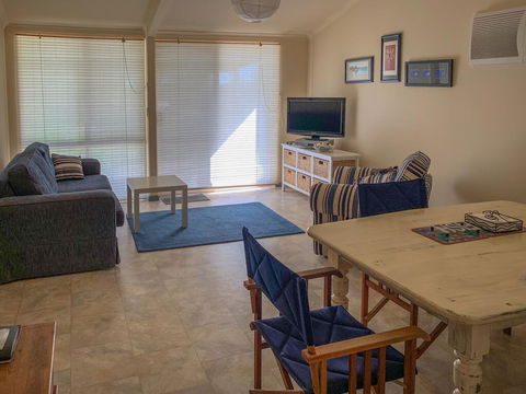 Gone Fishing - Lismore Accommodation 1