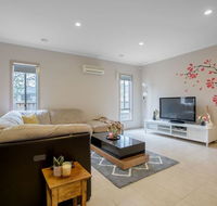Gorgeous 4BR home in Point Cook - Lismore Accommodation