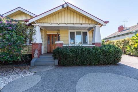 Gorgeous Family Retreat - Lismore Accommodation 2