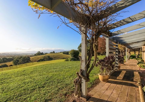 GRACEDALE HILLS HOMESTEAD - Lismore Accommodation 0