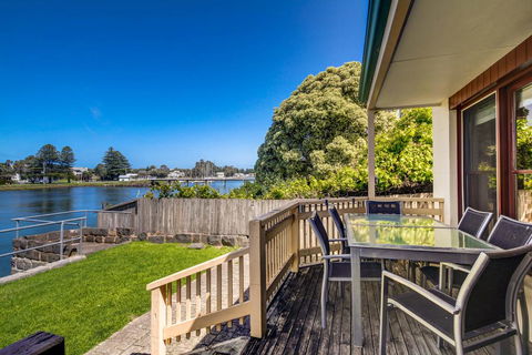 Harbour Lights - Lismore Accommodation 0