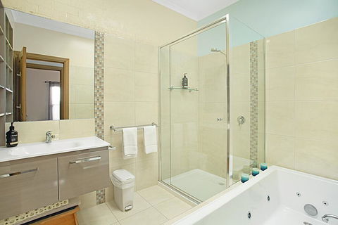 Harbour Lights - Lismore Accommodation 2