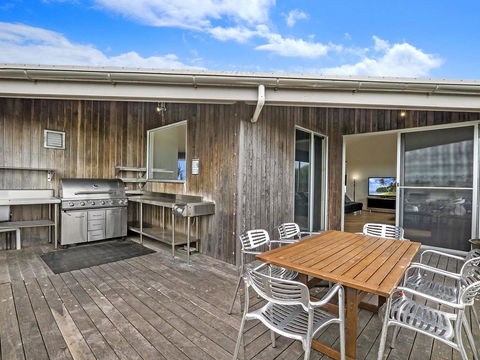 HEARN'S BEACH HOUSE - Lismore Accommodation 1
