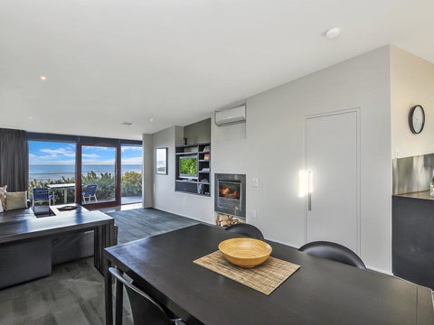 HEARN'S BEACHSIDE VILLA 1 - Lismore Accommodation 1