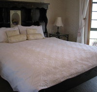 Hill Top Country Guest House - Lismore Accommodation