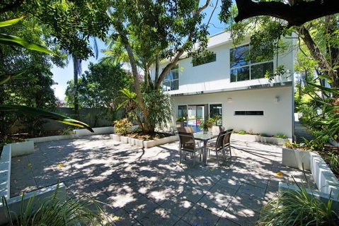 HOLIDAY HOME - 6 BEDROOMS CLOSE TO TOWN - Lismore Accommodation 0