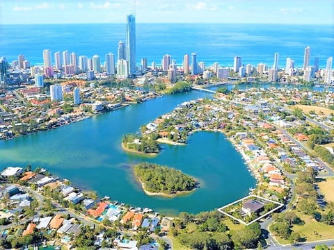 Holidays House Almafi Drive Surfers Paradise - Lismore Accommodation 2