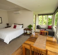 Hollyhock - Lismore Accommodation