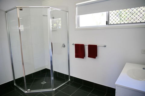 Honeybee - Country Accommodation - Lismore Accommodation 3