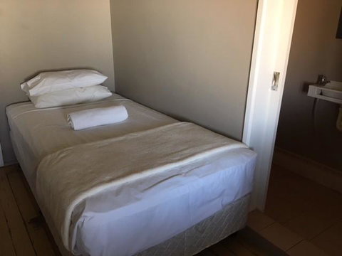 Hotel Corones - Lismore Accommodation 2