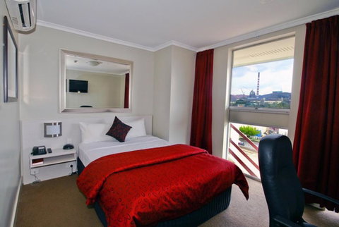 Isa Hotel - Lismore Accommodation 1