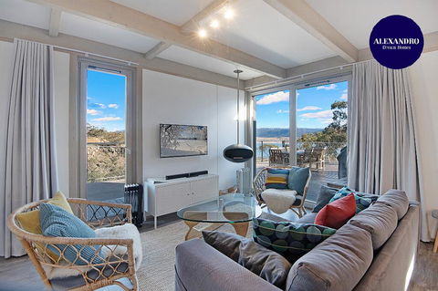 JINDY HOUSE BRAND NEW And STYLISH AMAZING VIEWS - Lismore Accommodation 0