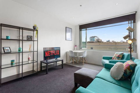 JOLI Opposite MCG And Botanical Gardens - Lismore Accommodation 0