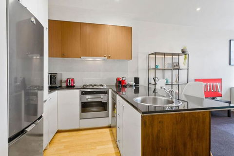 JOLI Opposite MCG And Botanical Gardens - Lismore Accommodation 1