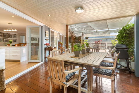 KARINYA - MORNINGTON - Lismore Accommodation 0