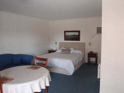 Kinross Inn - Lismore Accommodation 0