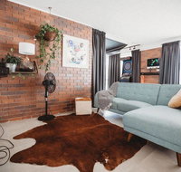 Kirra Hill Coolangatta Renovated Apt w Beach Views - Lismore Accommodation