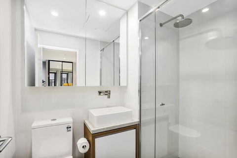 KOZYGURU FORTITUDE VALLEY DESIGNER GRADE 2 BED APT FREE PARKING QFV179-1401 - Lismore Accommodation 2