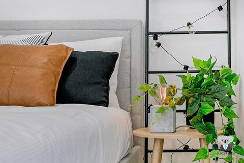 KOZYGURU NORTH RYDE MACQUARIE PARK 2 BEDROOM APT + FREE PARKING NNR009 - Lismore Accommodation 3