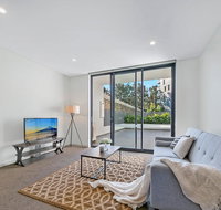 KOZYGURU WOLLI CREEK KOZY 3 BED APT  FREE PARKING NWC009 - Lismore Accommodation