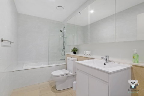 KOZYGURU WOLLI CREEK KOZY 3 BED APT + FREE PARKING NWC009 - Lismore Accommodation 1