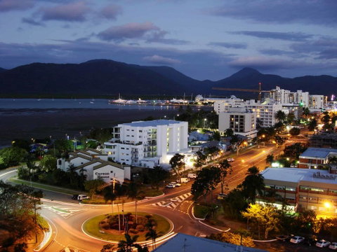 Lake Central Cairns - Lismore Accommodation 2