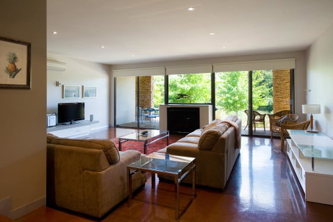 Lake Daylesford Lodge 4 - Lismore Accommodation 2