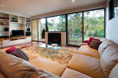 Lake Daylesford Lodge 7 - Lismore Accommodation 2