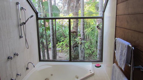 Lake Russell Luxury Retreat - Lismore Accommodation 0