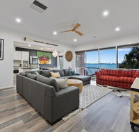 Lakeside Landing - Waterfront - Lismore Accommodation