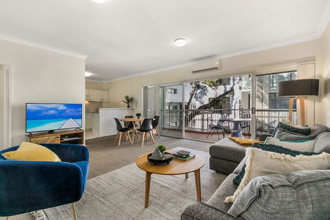 Large And Airy Unit In Quiet Riverside Suburb - Lismore Accommodation 0