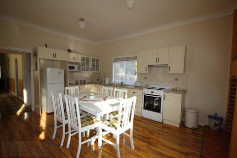 Lilac Cottage - Lismore Accommodation 3