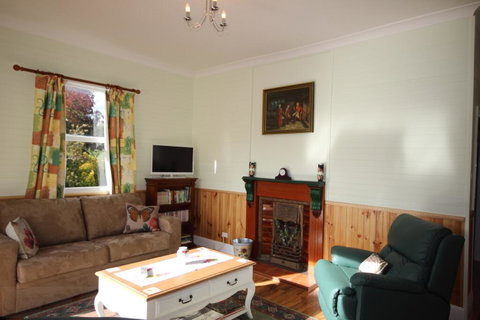 Lilac Cottage - Lismore Accommodation 2