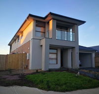 lily family - Lismore Accommodation