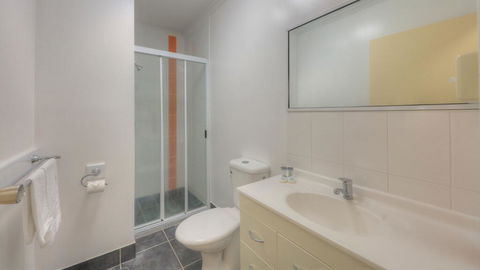 Lucinda Fishing Lodge - Lismore Accommodation 1