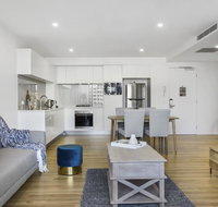 Luxe Beach Holiday Unit With Parking Pool and Gym - Lismore Accommodation