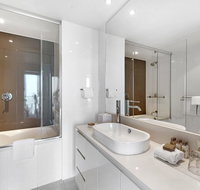 Luxury Hotel with Ocean View in Surfers Paradise - Lismore Accommodation