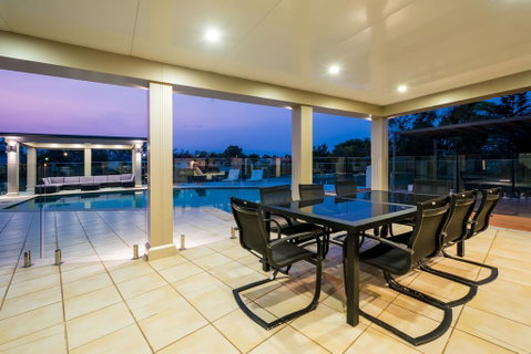 Luxury Waterfront Home - Lismore Accommodation 2