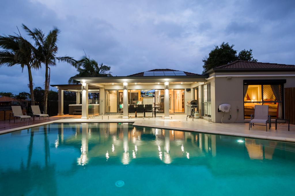 Burleigh Waters QLD Lismore Accommodation