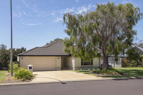 Macs Manor - Lismore Accommodation 0