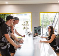 Mad Monkey Backpackers Village - Lismore Accommodation